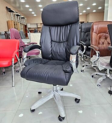 декоративная мебель: С колесиками, Рукояти не регулируются, Кожзаменитель