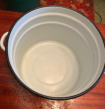 Посуда столовая: Посуда: тарелки и 2 кастрюли 40л/14 л - Большие белые плоские тарелки at lalafo.kg — 12 Посуда столовая: Посуда: тарелки и 2 кастрюли 40л/14 л - Большие белые плоские тарелки — 12