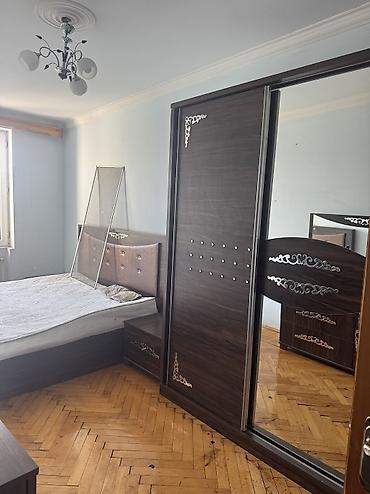 neftcilər ev: Kiraye ev verilir. 3 otaqlidi Neftçiler metrosu yaxinligi 220 nömreli — 3