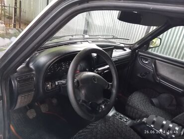 QAZ: QAZ Volga 31105 sedan - Kuzov: tünd boz rəng, 4 qapı, xrom ön — 7