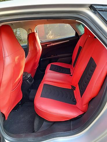 ford: Ford Fusion sedan satılır. Avtomobil gümüşü rəngdədir və zərif — 7