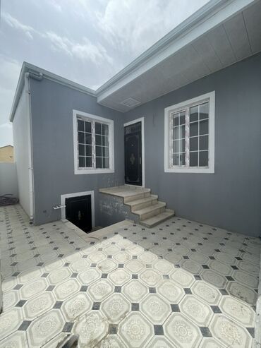 Həyət evləri və villaların satışı: 2 otaqlı, 56 kv. m, Yeni təmirli