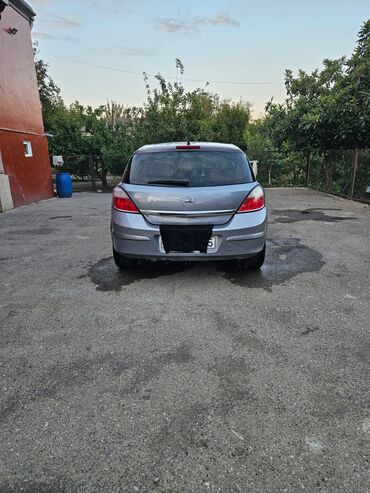 Opel: Opel Astra H – 5 qapılı hetçbek - Ban növü: hetçbek, 5 qapı - Rəng — 7