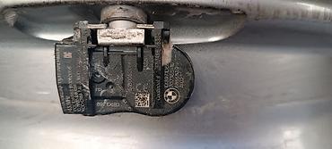 Kompletni točkovi: Aluminijumske felne BMW original 17 coli 5x112 promer rupa 7,5 J — 13