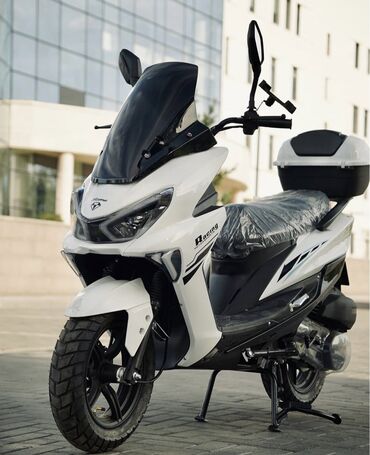 Скутеры: Макси-скутер Yamaha, 125 куб. см, Бензин, Новый, В рассрочку