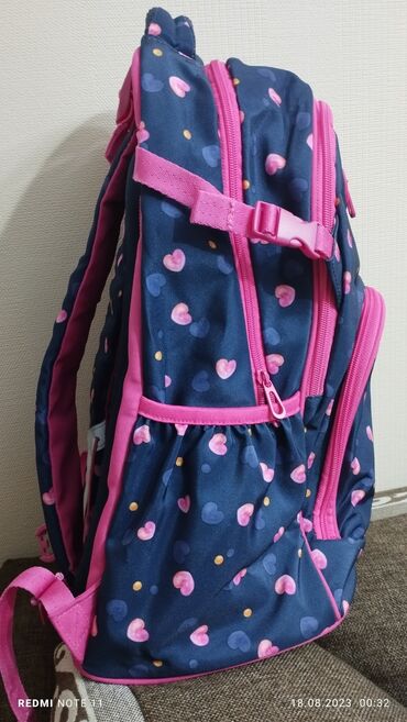 Рюкзаки: Продаю рюкзак для девочек! Ортопед, б/у, в отличном состоянии (не — 2