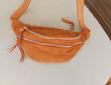 Torbe: Pieces nova torbica od prirodne kože, 3 odvojene pregrade. 34 X 14 X — 8