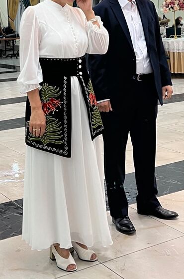 койноктор ош: Вечернее платье, С рукавами, M (EU 38)
