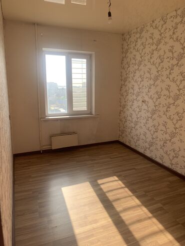 сдаётся квартира рядом рынок дордой: 3 комнаты, Собственник, Без подселения, С мебелью частично