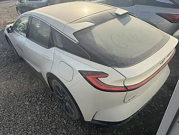 byd yuan ev: Toyota bZ5: 2026 г., Электромобиль, Лифтбек — 3