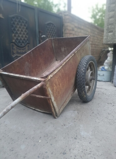 Садово-строительные тачки и тележки: Садово-строительная тачка и тележка, Стальная, Одноколесная, В розницу — 1