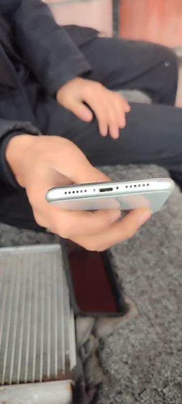 Apple iPhone: IPhone Xr, Б/у, 64 ГБ, Серебристый, Чехол, 95 % — 8