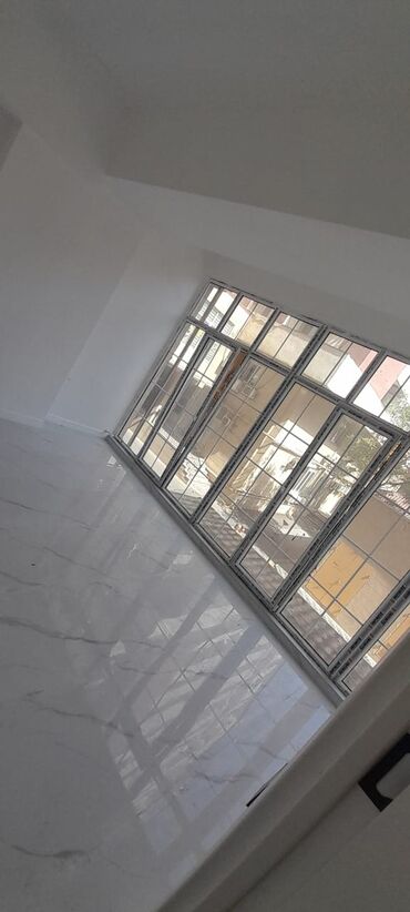 Kommersiya daşınmaz əmlakının satışı: KLİNİKA icarəyə verilir. Otaqların sayı 21 di. SAHƏSİ 430 kV . YENİ — 23