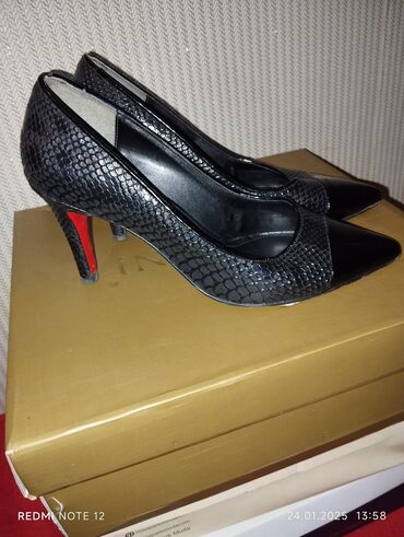 Women's Pants: Tuflilər, Ölçü: 40, rəng - Bej, Yeni lalafo.az -da Women's Pants: Tuflilər, Ölçü: 40, rəng - Bej, Yeni