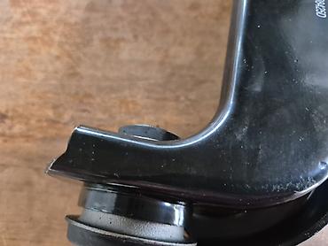 Auto delovi: Rame viljuska Reno Twingo 1 sa kuglom i gumeno‑metalnim čaurama - — 10