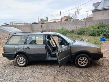 мини пылесос для автомобиля: Volkswagen Passat: 1988 г., 1.8 л, Механика, Бензин, Универсал