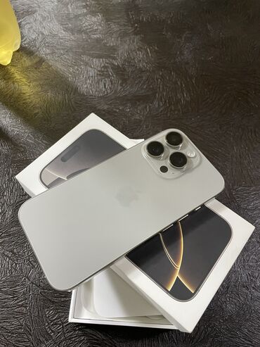 Apple iPhone: IPhone 16 Pro, Б/у, 256 ГБ, Natural Titanium, Зарядное устройство, 100 %