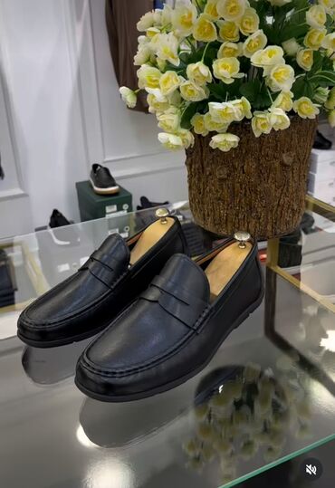 kişi pencekleri: Məhsul: Kişi loafer ayaqqabısı – qara Təsvir: - Sadə və elegant