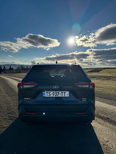 Toyota: Toyota RAV4: 2021 г., 2.5 л, Автомат, Бензин, Кроссовер — 8