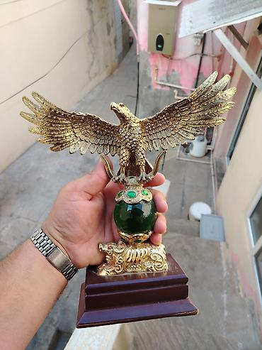 aslan gözü daşı: Fiqur, Metal, rəng - Qızılı — 1