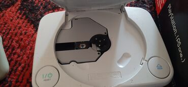 ps2 fat: Playstation 1. Yaddaş kartları da var üstündə. xırda işi var. Əlavə