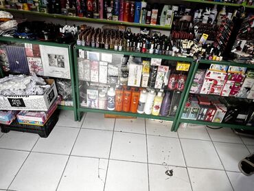 Sifarişlə kosmetika üçün vitrinlər: Hazır biznes ünvan xırdalan köhnə bazar — 12