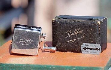 Ostali antikviteti: Ca.1920 Antique German ROLLFIX oštrač za žilete za brijanje. ca.1920 — 6