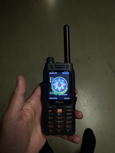 zerbeye davamli telefonlar: 3 nomre destekleyir 10 gun zaryatka saxliyir mikro kart fener ratsiya