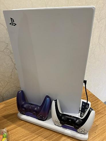 стенд для телевизора: PlayStation 5 konsolu (diskli versiya) üçün komplekt Resident evil 2 — 4
