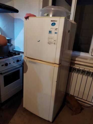 холодильник бу продаю: Холодильник Samsung, Б/у, Двухкамерный, 60 * 145 *