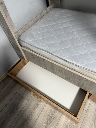 Uzunmüddətli kirayə mənzillər: GƏNCƏNİN TAM MƏRKƏZİNDƏXan baqinin yaninda-TƏLƏBƏ QİZIARA KİRAYE EV — 5