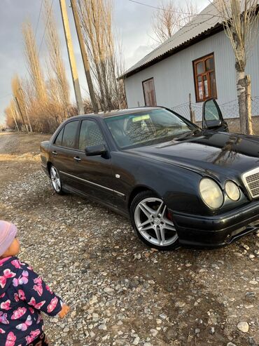 2 3 мерс: Mercedes-Benz A 210: 1998 г., 2.4 л, Автомат, Бензин, Седан