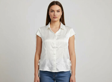 custom kurtki: Women`s shirt, size M