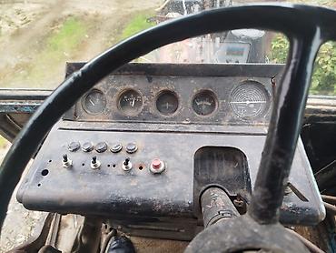 yan şüşə: Traktor MTZ-80/tipli, kabinalı Xüsusiyyətlər: - Dizel mühərrik, ön — 2