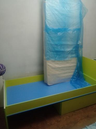 bunk bed: Детская односпальная кровать с бортиками и выдвижным нижним ящиком. и — 3