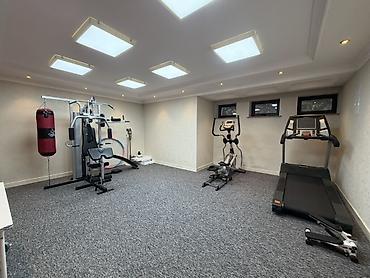 Продажа коттеджей и домов: Просторный загородный дом в классическом стиле с продуманной — 18