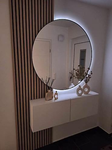 set mebel: Modern divar konsolu və LED işıqlı dairəvi güzgü seti - Minimalist — 1
