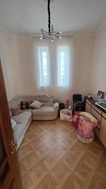 suraxanida evlər: 🏡 Satılır — 6 sotda 6 otaqlı ev 📐 Sahə: 124 m² 🌳 Torpaq sahəsi: 6 sot — 4