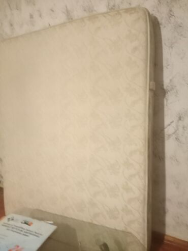 Balış üzləri: Böyüklər üçün İşlənmiş Döşək