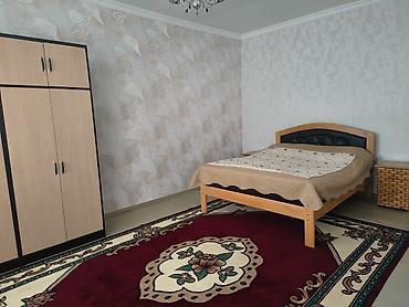 Daşınmaz əmlak: Ağaclarla əhatə olunmuş həyəti və hasarı olan fərdi ev. Geniş yaşıllıq — 7