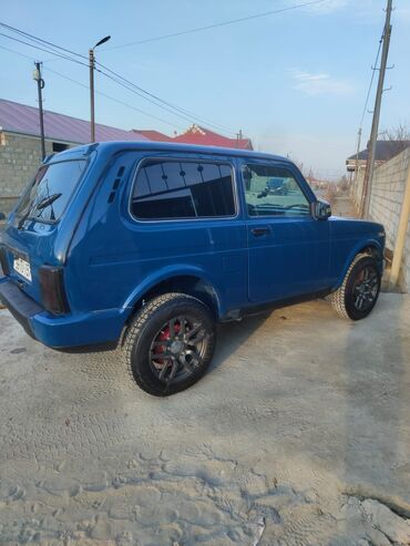 niva maşını: VAZ (LADA) 4x4 Niva: 1.6 l | 2014 il 129000 km Ofrouder/SUV