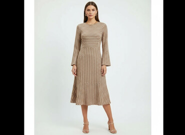 sukienki wyszczuplające dla puszystych: Sukienka damska, rozmiar S