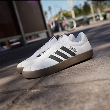 bison braon: Adidas patike – bele sa crnim prugama i gumiranim đonom u braon tonu — 7