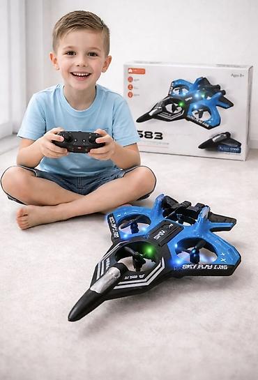 Игрушки: Игрушечный радиоуправляемый самолет-дрон Sky Fly Club S83 - Формат — 8