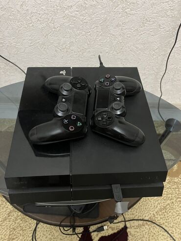 sony netbook: Ps4 500g 2 pult ilə. Barter edirəm Ps5 fat ilə ( Pultu olmasada olarvə