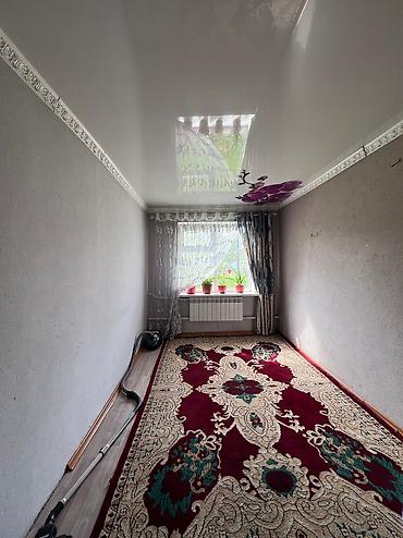 Продажа коттеджей и домов: 📍📌 Дом находится в селе Сокулук (верхняя зона). Земля 9 соток — 10