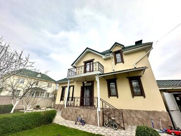 двухэтажных домов в бишкеке: 240 м², 5 комнат, Свежий ремонт С мебелью, Кухонная мебель