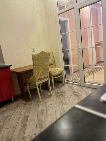 Uzunmüddətli kirayə mənzillər: 3 otaqlı mənzil – zövqlü interyer, hazır yaşayış - Plan: geniş qonaq — 7