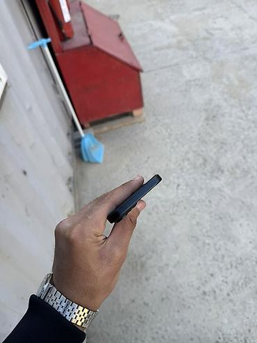 iphone 15 yeni: IPhone 15, Qara — 5