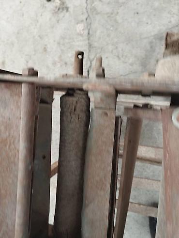 Колье: Металлический станок/механизм с загрузочным лотком и приводным узлом — 21